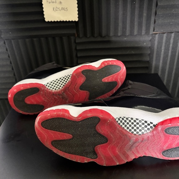 Jordan 11 Retro Bred (2019) M13 - Picture 5 of 6